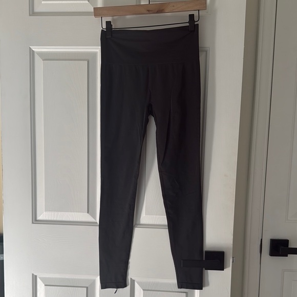 SKIMS - Soft Smoothing Seamless Leggings - Medium - NWT - Picture 4 of 7